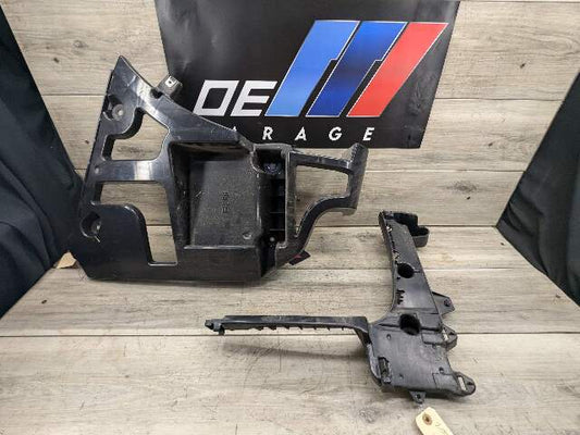 14-18 OEM BMW F85 X5M REAR Right Passenger Bumper Bracket Guide Support Mount