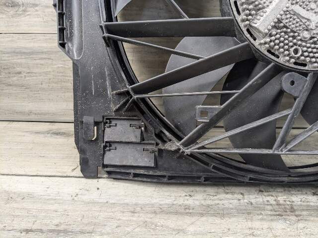 12-18 OEM BMW F10 F12 F06 F02 N63 Radiator Cooling Fan Clutch Assembly 850W
