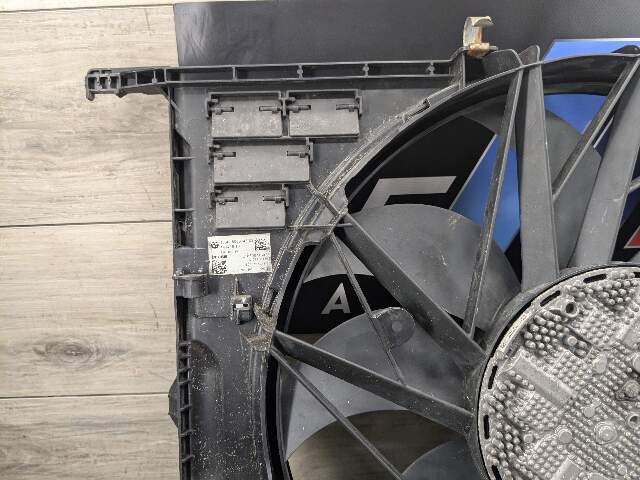12-18 OEM BMW F10 F12 F06 F02 N63 Radiator Cooling Fan Clutch Assembly 850W