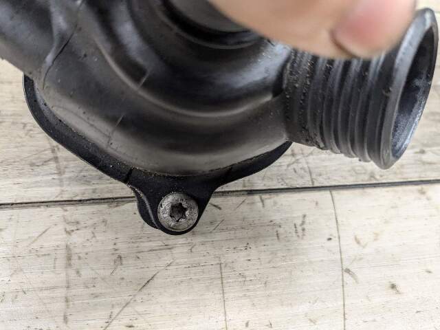 06-13 BEHR BMW E82 E88 E90 E92 E93 Engine N54 Water Coolant Thermostat Housing