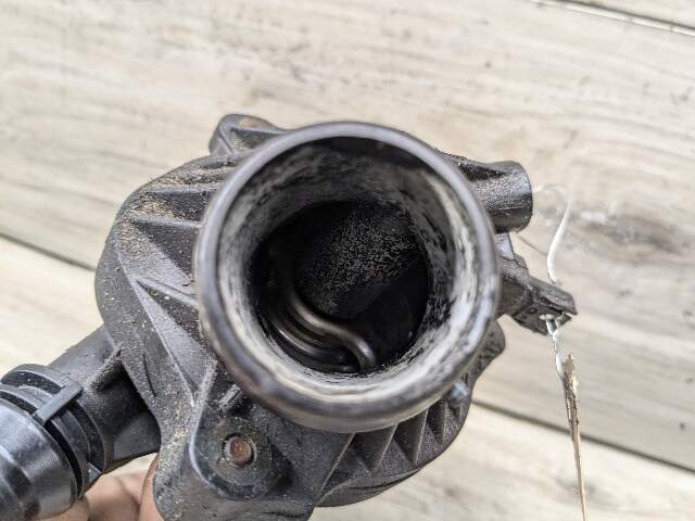 06-13 BEHR BMW E82 E88 E90 E92 E93 Engine N54 Water Coolant Thermostat Housing