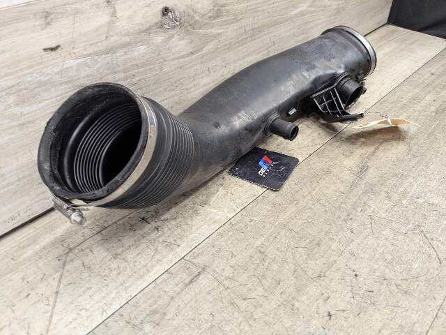 09-19 OEM BMW F12 F13 F15 F16 X5 X6 Front Right Intercooler Upper Charge Pipe