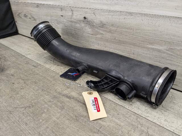 09-19 OEM BMW F12 F13 F15 F16 X5 X6 Front Right Intercooler Upper Charge Pipe