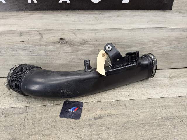 09-19 OEM BMW F12 F13 F15 F16 X5 X6 Front Right Intercooler Upper Charge Pipe