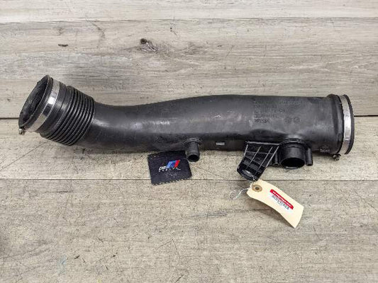 09-19 OEM BMW F12 F13 F15 F16 X5 X6 Front Right Intercooler Upper Charge Pipe