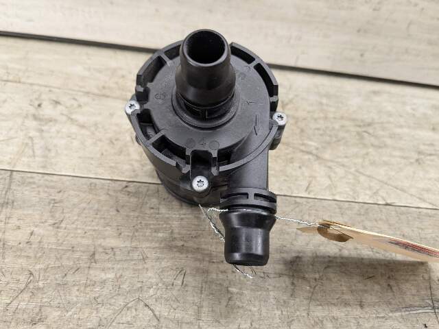 OEM BMW F23 F30 F32 F36 F80 F82 M3 Engine B46 S55 Auxiliary Coolant water Pump