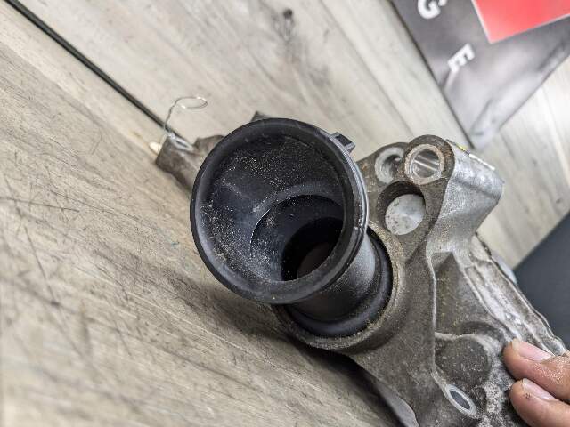 16-19 OEM BMW F30 F31 G12 340 740i Engine Coolant Pump With Support B46 B58