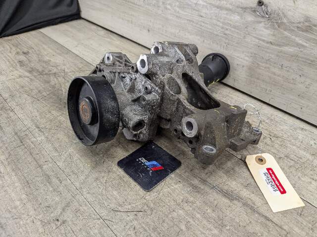 16-19 OEM BMW F30 F31 G12 340 740i Engine Coolant Pump With Support B46 B58