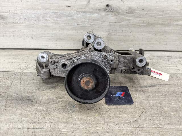 16-19 OEM BMW F30 F31 G12 340 740i Engine Coolant Pump With Support B46 B58