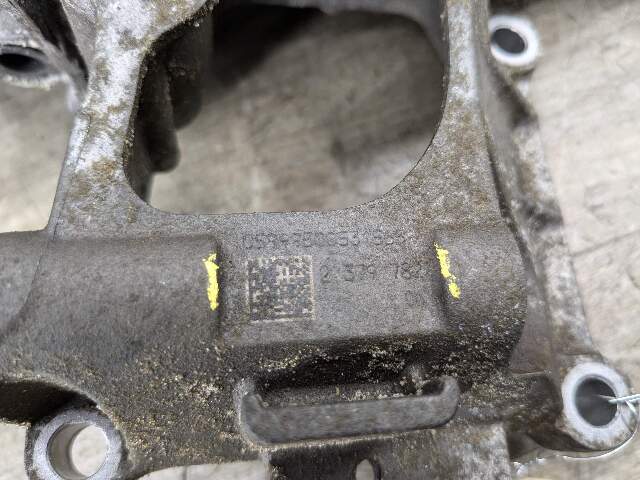 16-19 OEM BMW F30 F31 G12 340 740i Engine Coolant Pump With Support B46 B58