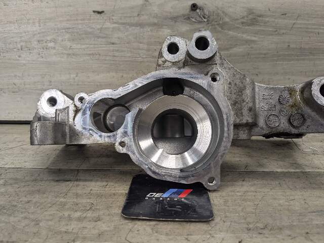 OEM BMW F22 F23 F30 G01 G02 230 330 X3 Engine Coolant Pump With Support B46 B48
