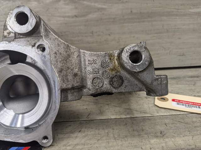 OEM BMW F22 F23 F30 G01 G02 230 330 X3 Engine Coolant Pump With Support B46 B48