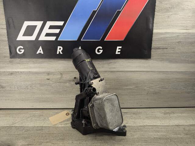 16-20 OEM BMW F22 F30 F32 F36 G01 G30 X3 330 430 Engine B46 Oil Filter Housing