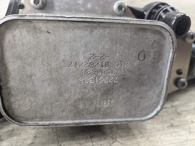 16-20 OEM BMW F22 F30 F32 F36 G01 G30 X3 330 430 Engine B46 Oil Filter Housing