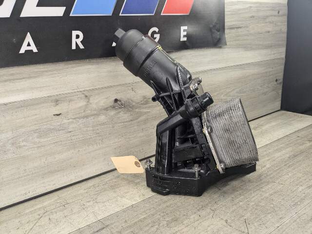 OEM BMW F22 F23 F30 F32 F33 F36 230 330 430 Engine B46 B48 Oil Filter Housing