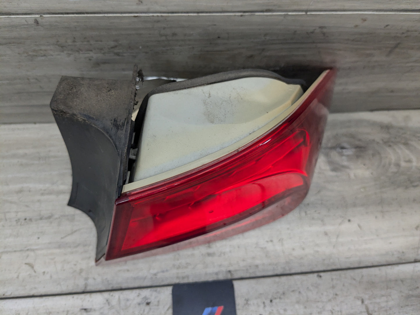 09-11 OEM BMW E90 328 335 LCI Sedan Rear Passenger Side Outer Tail Light