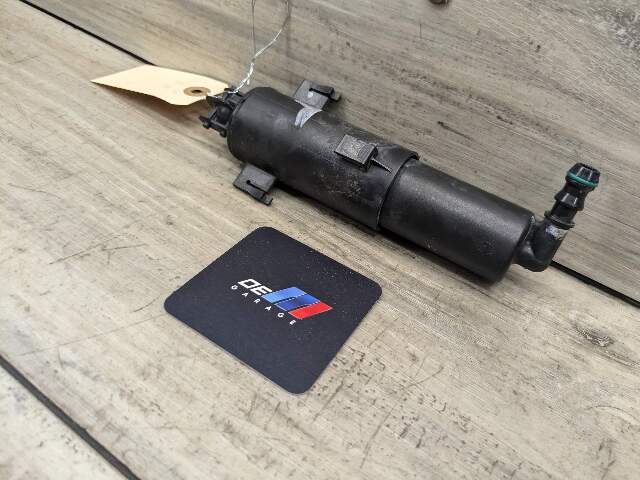 OEM BMW E90 E92 E93 328 335 Front Left Right Headlight Washer Spray Nozzle Jet