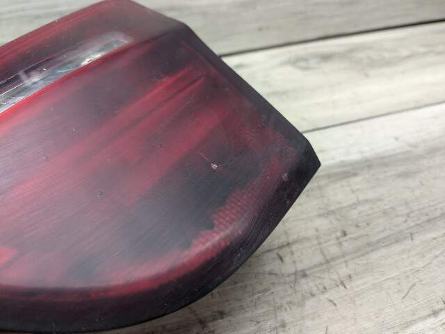 NOTE* 09-11 OEM BMW E90 LCI Sedan Rear Passenger Side Inner Tail Light Trunk Lid