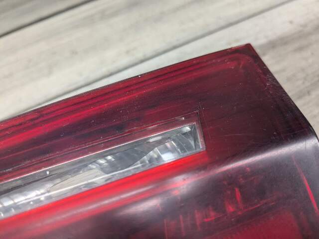 NOTE* 09-11 OEM BMW E90 LCI Sedan Rear Passenger Side Inner Tail Light Trunk Lid