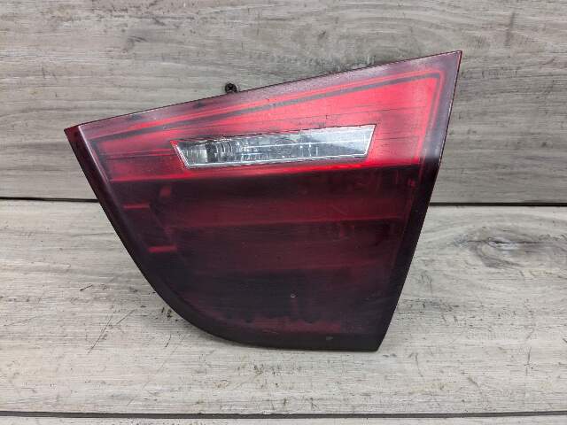 NOTE* 09-11 OEM BMW E90 LCI Sedan Rear Passenger Side Inner Tail Light Trunk Lid
