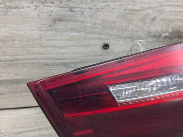 NOTE* 09-11 OEM BMW E90 LCI Sedan Rear Passenger Side Inner Tail Light Trunk Lid