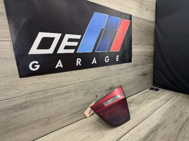 NOTE* 09-11 OEM BMW E90 LCI Sedan Rear Passenger Side Inner Tail Light Trunk Lid