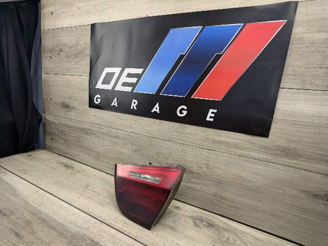 NOTE* 09-11 OEM BMW E90 LCI Sedan Rear Passenger Side Inner Tail Light Trunk Lid