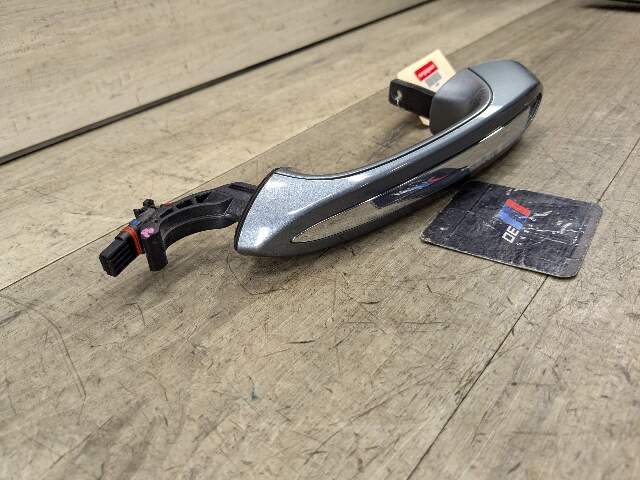 *OEM BMW G30 530 540 M550 F90 M5 COMFORT ACCESS Front Left Driver Door Handle