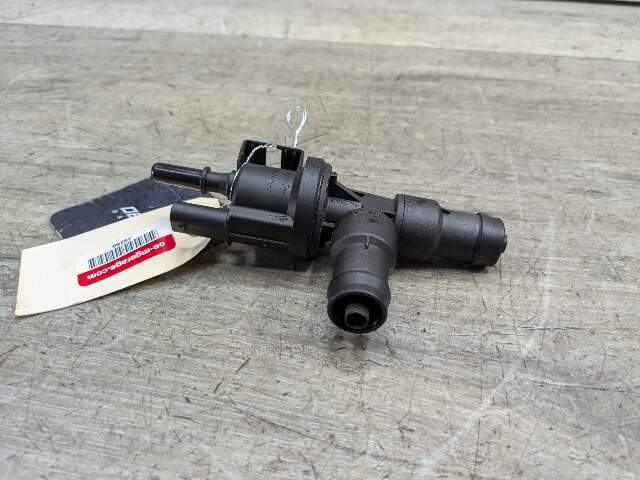 OEM BMW G01 G02 G05 G12 G20 G30 Fuel Tank Vapor Breather Valve B46 B58