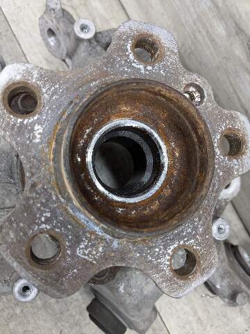 17-23 OEM BMW G30 530 540 M5550 REAR Right Passenger Hub Knuckle Bearing Carrier