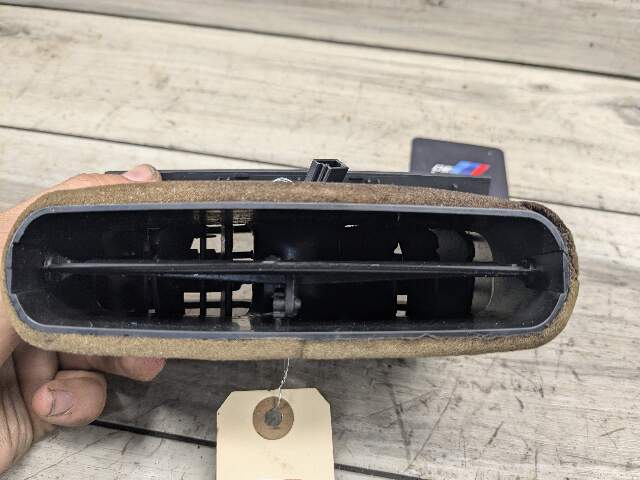06-11 OEM BMW E90 E91 328 330 335 M3 Sedan Interior Central Console Rear Vent