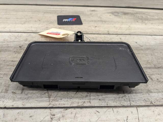 OEM BMW F90 M5 G30 540 M550 Center Console Storage Phone Car Wireless Charger