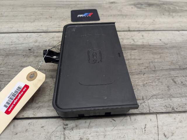 OEM BMW F90 M5 G30 540 M550 Center Console Storage Phone Car Wireless Charger