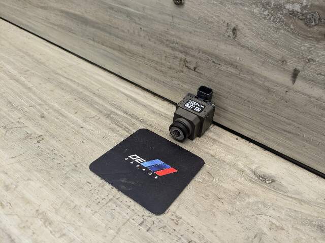 OEM BMW G11 G12 G30 530 540 M550 740 750 Rear View Backup Reverse Camera i-CAM2