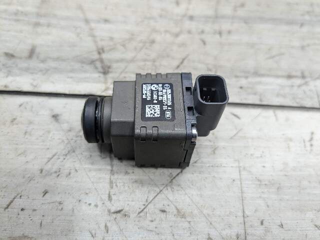 OEM BMW G11 G12 G30 530 540 M550 740 750 Rear View Backup Reverse Camera i-CAM2