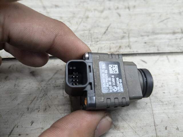 OEM BMW G11 G12 G30 530 540 M550 740 750 Rear View Backup Reverse Camera i-CAM2