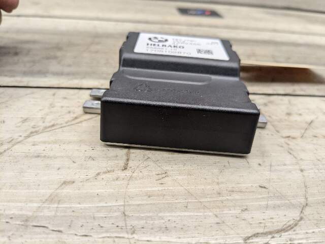 17-21 OEM BMW G30 G32 G12 G01 G82 F90 M5 Fuel Pump Control Module Unit HELBAKO