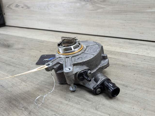 10-19 OEM BMW F10 F12 550 650 750 M5 M6 X5 X6 F86 Engine N63 S63 Vacuum Pump