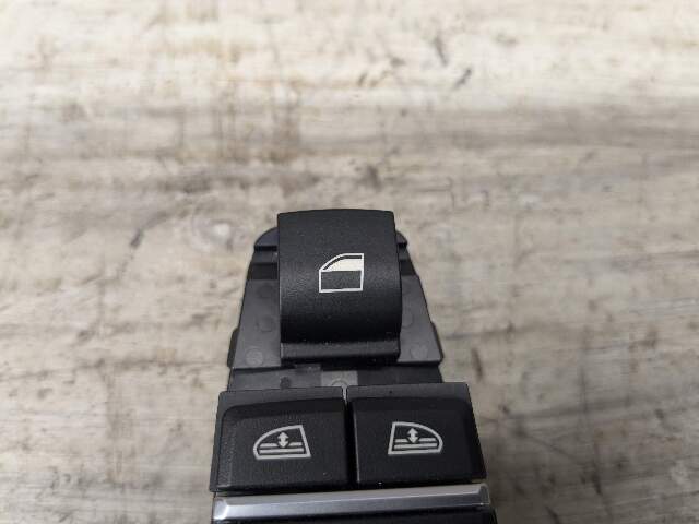 10-18 BMW F01 F02 F06 F07 Rear Window Regulator Sun Shade Control Switch