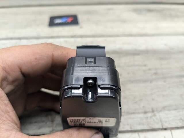 10-18 BMW F01 F02 F06 F07 Rear Window Regulator Sun Shade Control Switch