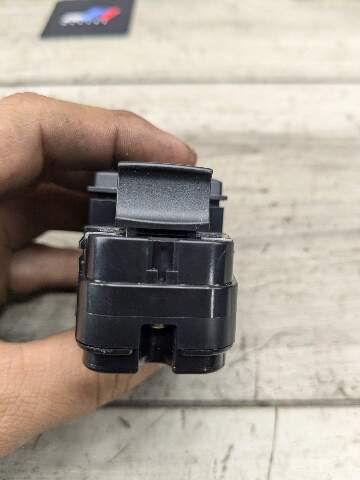 10-18 BMW F01 F02 F06 F07 Rear Window Regulator Sun Shade Control Switch
