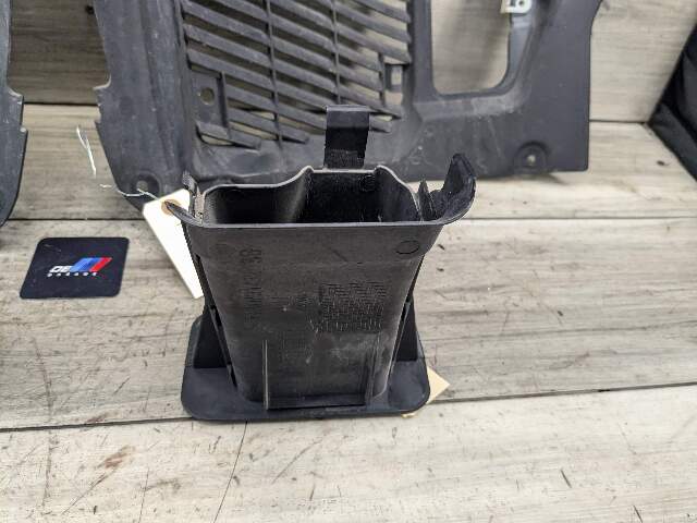 OEM BMW G30 530 540 M550 Left Driver Side Fender Liner Wheel Splash Shield