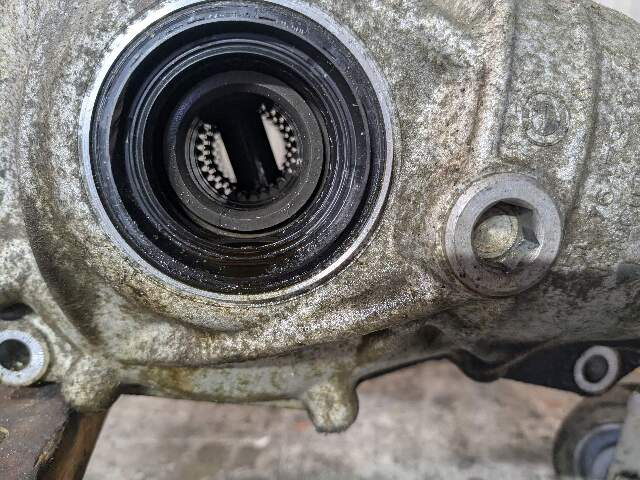 OEM BMW G14 G15 G16 G26 G30 B46 B58 AWD Front Differential Axle Carrier 2.93
