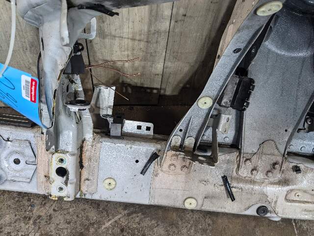 OEM BMW G30 530 540 M550 Front Left Driver Apron CUT Supporting Strut A Pillar