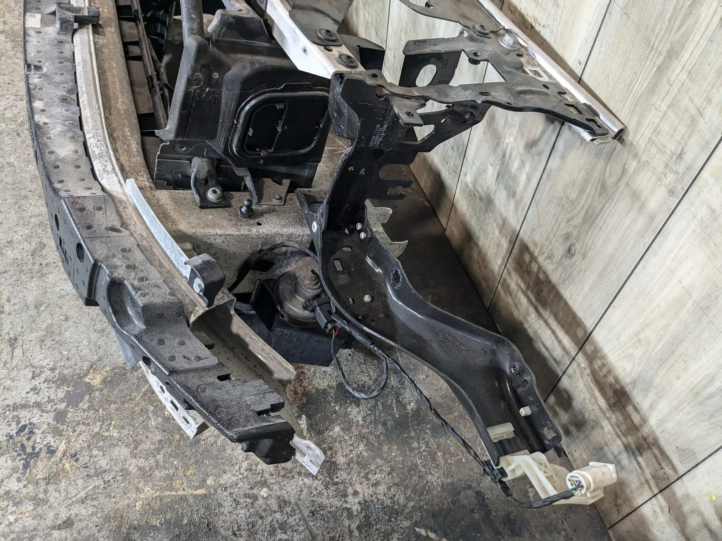 *17-23* OEM BMW G30 530 540 M550 Front Clip Radiator Support Reinforcement