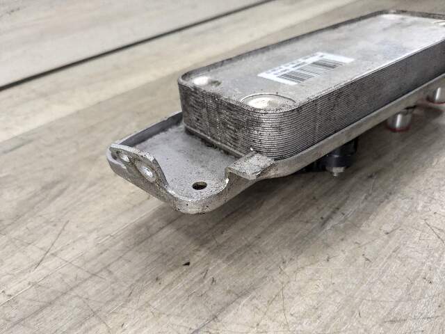 10-17 OEM BMW F10 535 N55 Engine Oil Cooler Heat Exchanger BEHR