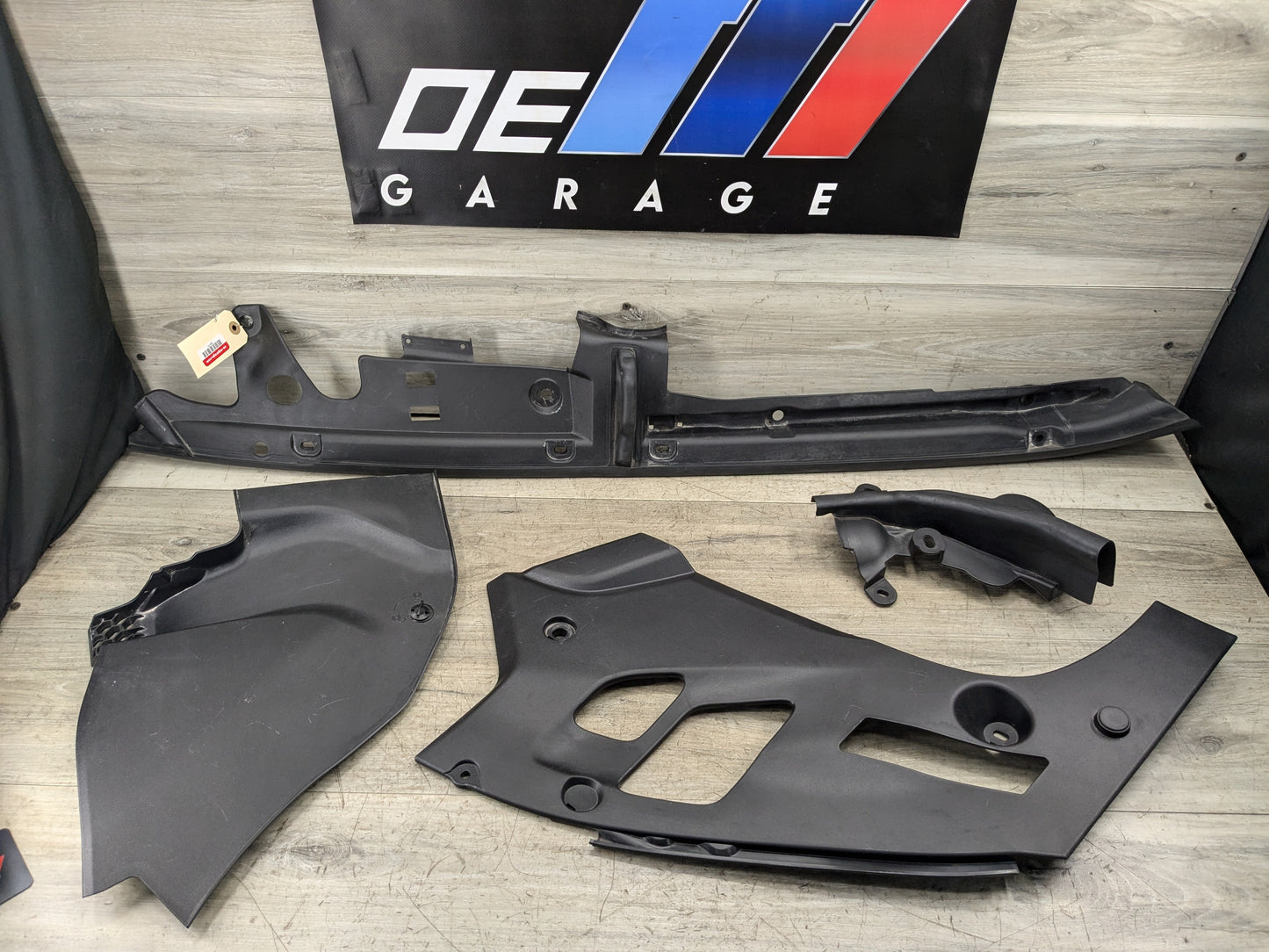 OEM BMW F90 M5 G30 530 540 M550 Front Left Engine Support Sealing Cover Trim SET