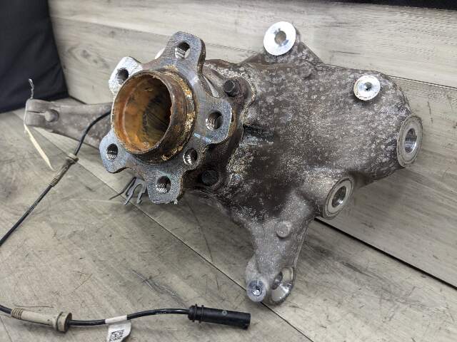 OEM BMW G30 G15 G16 530 540 RWD Front Driver Hub Spindle Knuckle Wheel Bearing
