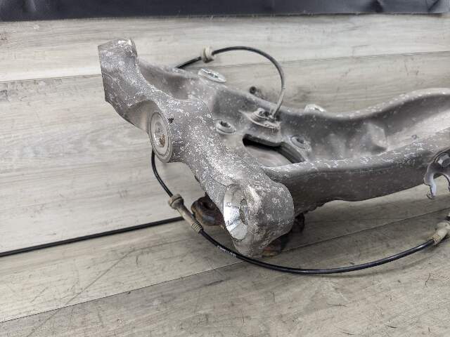 OEM BMW G30 G15 G16 530 540 RWD Front Driver Hub Spindle Knuckle Wheel Bearing