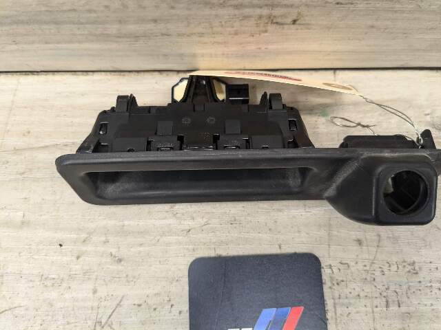OEM BMW G30 530 540 M550 M5 X5 Rear View Camera Trunk Lid Handle Push Button